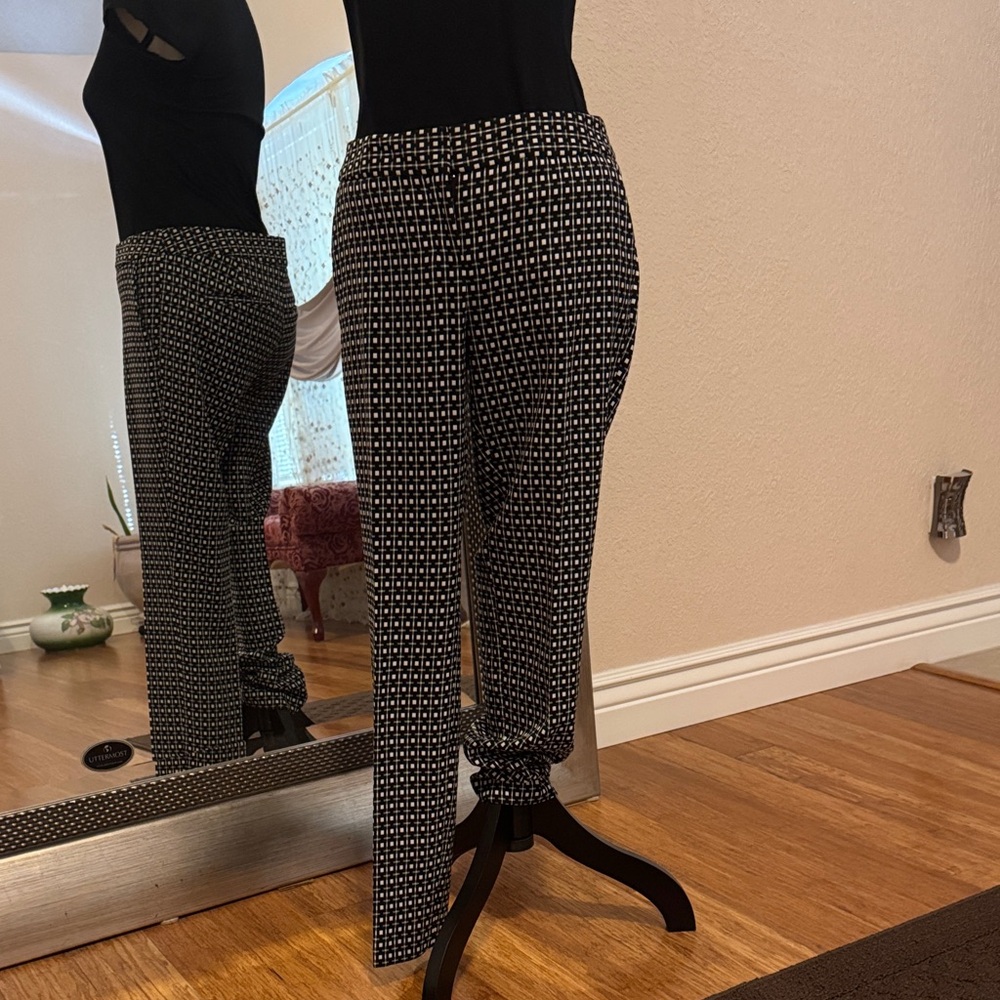 Express Monochrome Geometric Women's Trousers